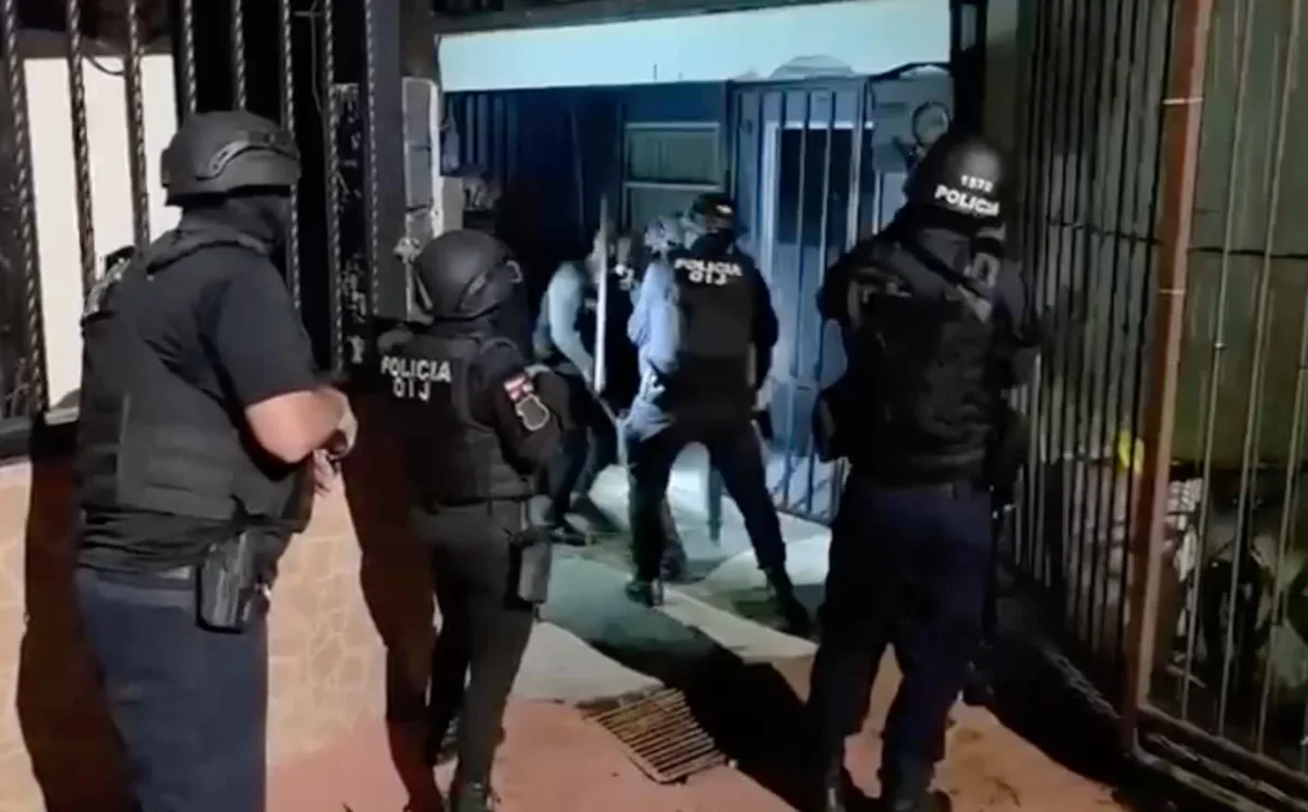Allanan 11 casas y desmantelan presunta red de narcomenudeo que hacía entregas “express” en Costa Rica