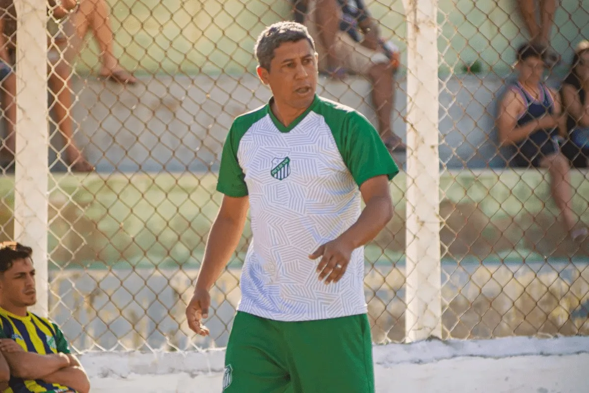 Picuiense acerta com Ferreira, ex-lateral de Botafogo-PB e Treze, para substituir técnico Edmundo Ferraz