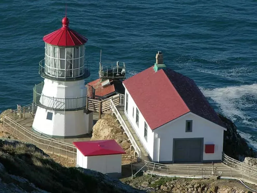 ¿Te anotas? Buscan voluntarios para cuidar un faro en California