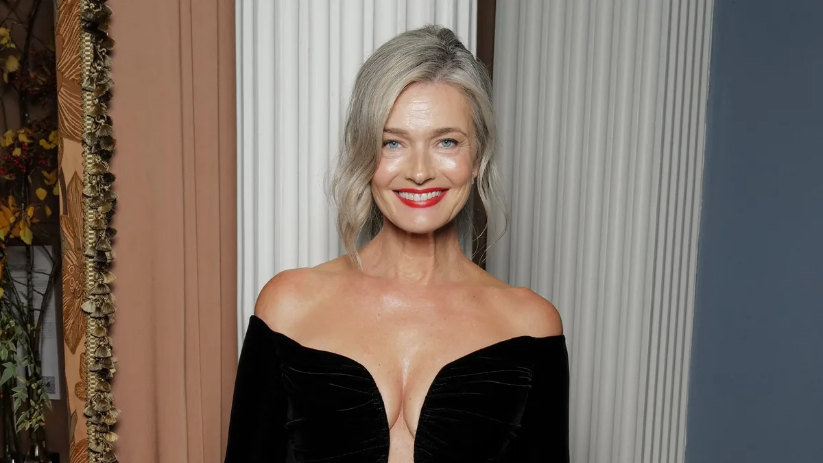 Model Posts Unfiltered Photos of How Her Neck Really Looks at 61