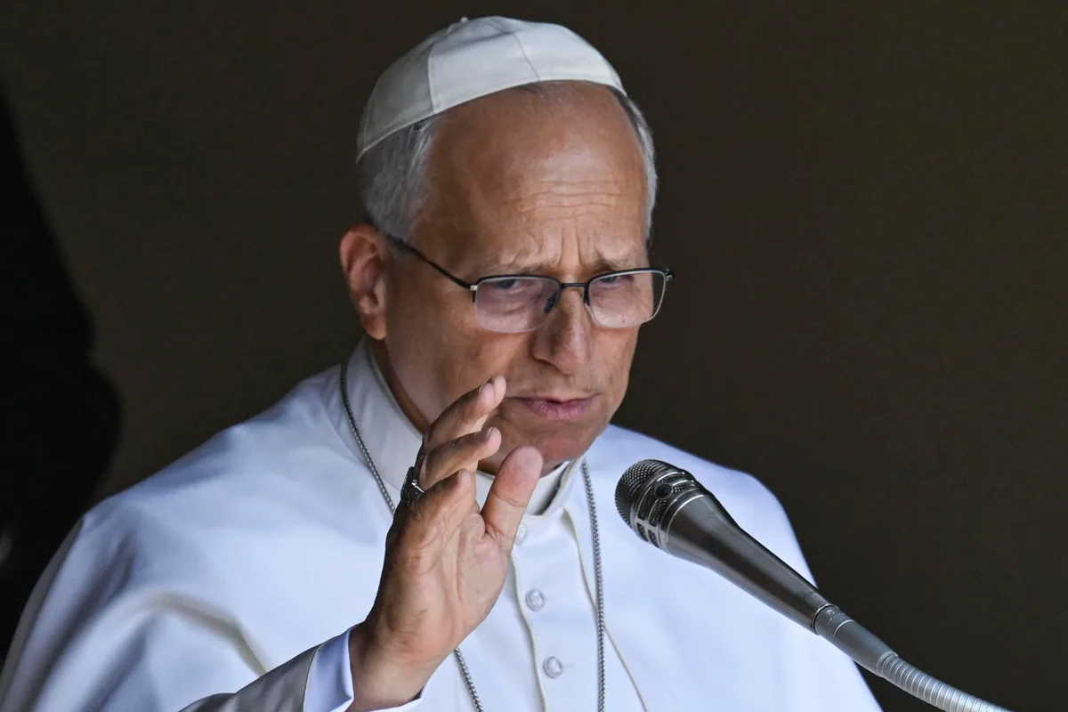 El papa León XIV pide revisar los cánones estéticos hedonistas y consumistas que el mundo impone