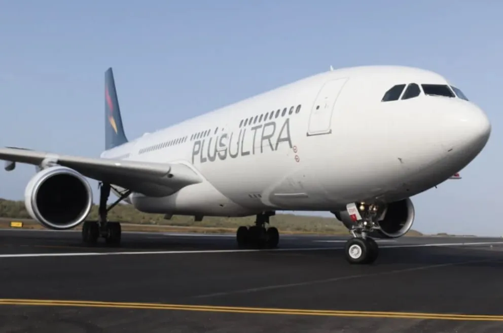 Tras el aterrizaje de emergencia en Brasil, la aerolínea confirmó cuándo saldrá el vuelo de reemplazo a Madrid