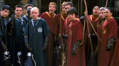 Fãs detonam novos brasões das casas de Hogwarts para série de Harry Potter