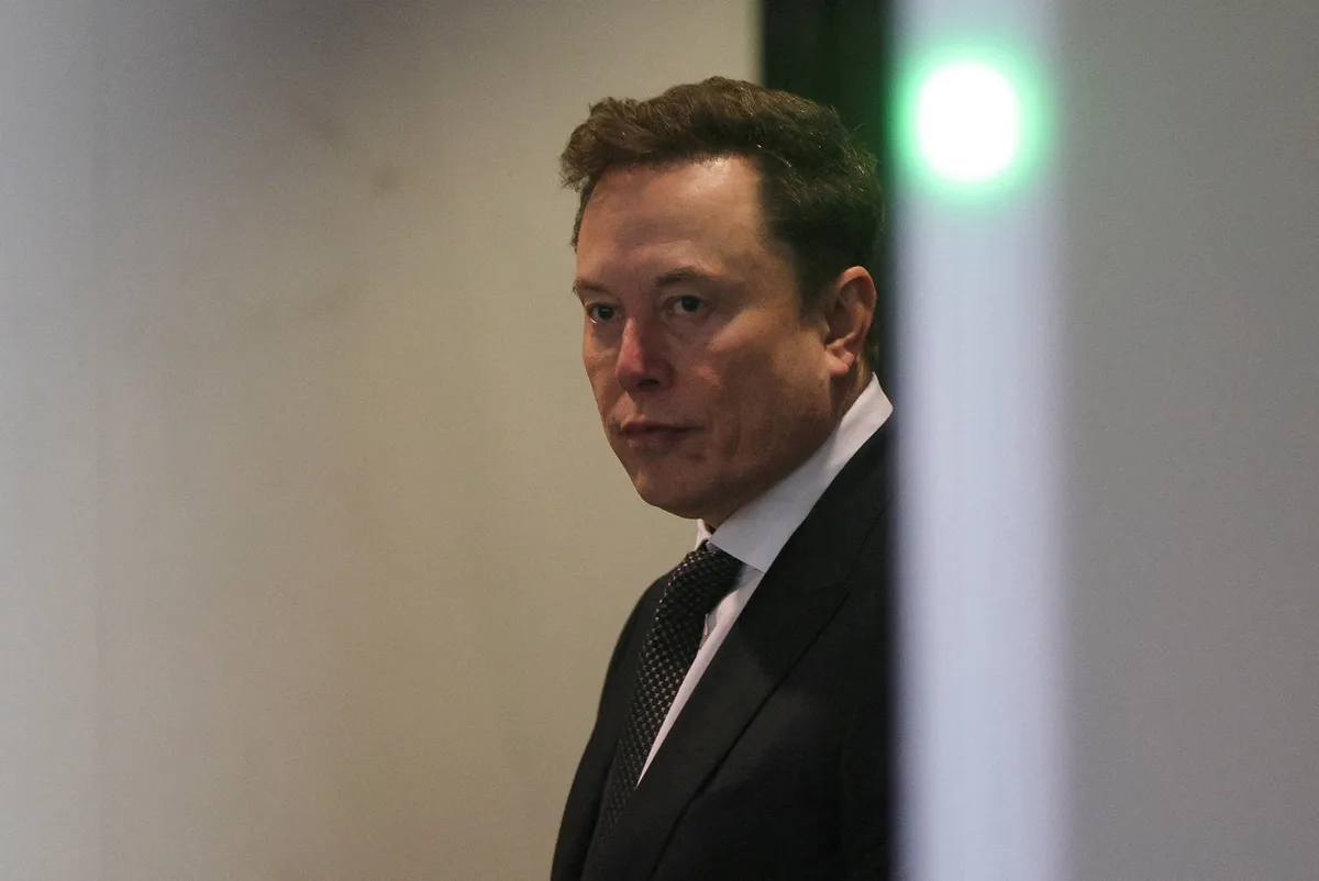 Alex Gibney estrena un documental sobre Elon Musk y lo define como “extremadamente peligroso”