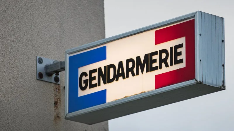 "Deux équipes de braqueurs": cinq hommes écroués, dont un mineur, après des tirs contre les forces de l'ordre en Guadeloupe