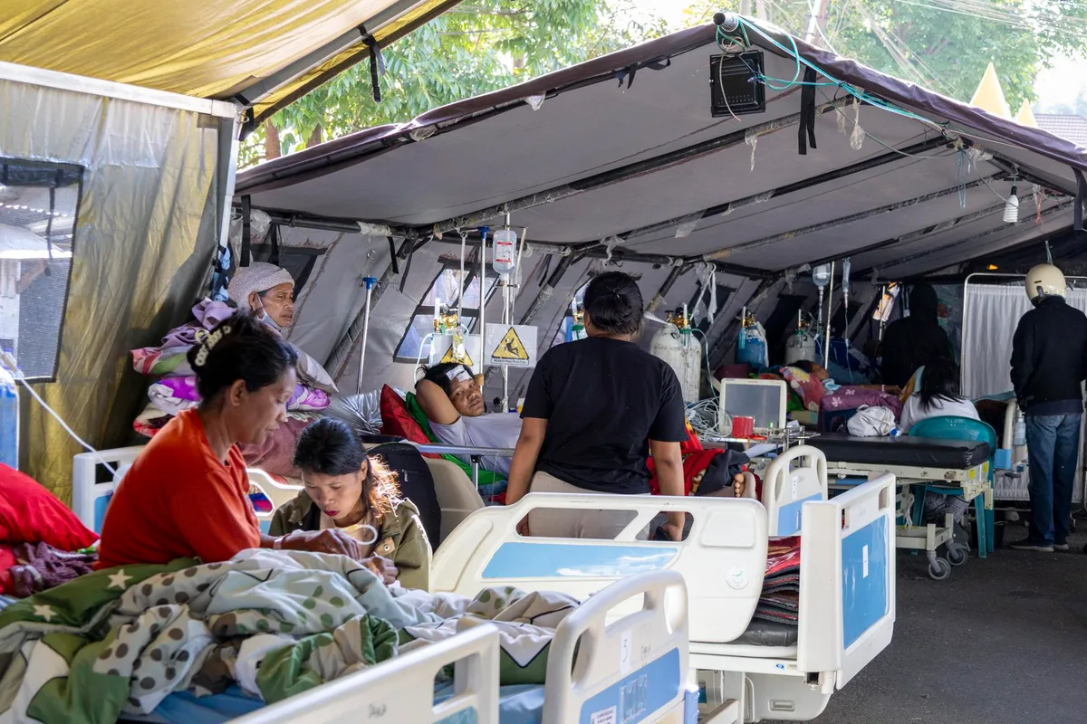 Terremoto de 7.7 en Indonesia: Van 87 muertos y más de 150 mil desplazados una semana después