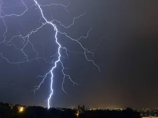 Orages : 23 départements en vigilance orange ce jeudi après-midi