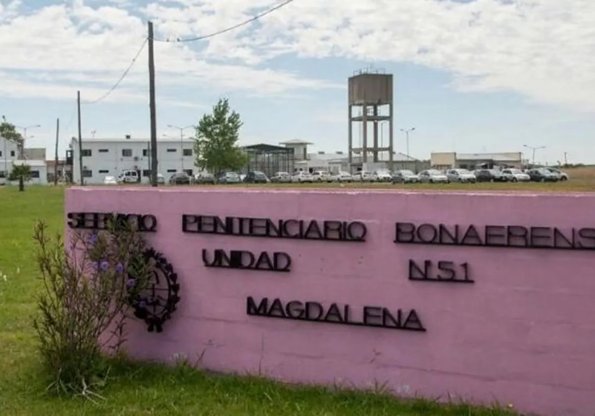 Detienen a 15 funcionarios por torturas y y violaciones a mujeres en una cárcel de Buenos Aires: «Bésame las botas»