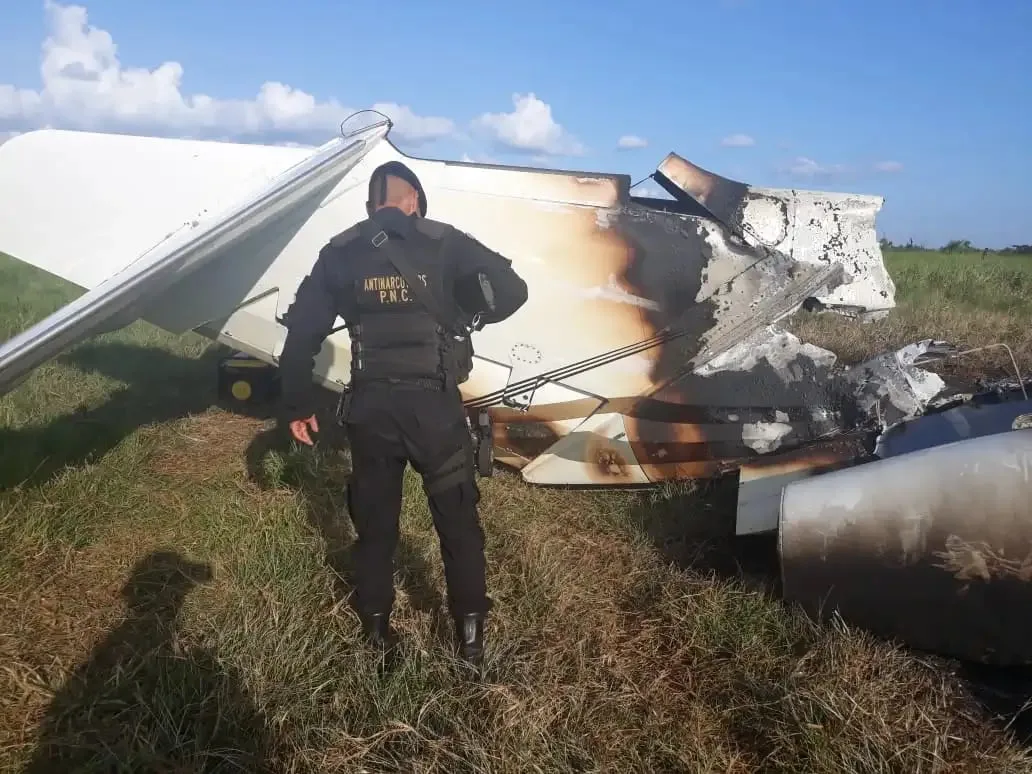 Guatemala dice haber frenado las narcoavionetas: vigilancia aérea, pistas clandestinas geoposicionadas y un proceso judicial que marca los tiempos