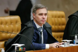 Fachin retira de pauta julgamento sobre irregularidades de Mendonça no caso Master