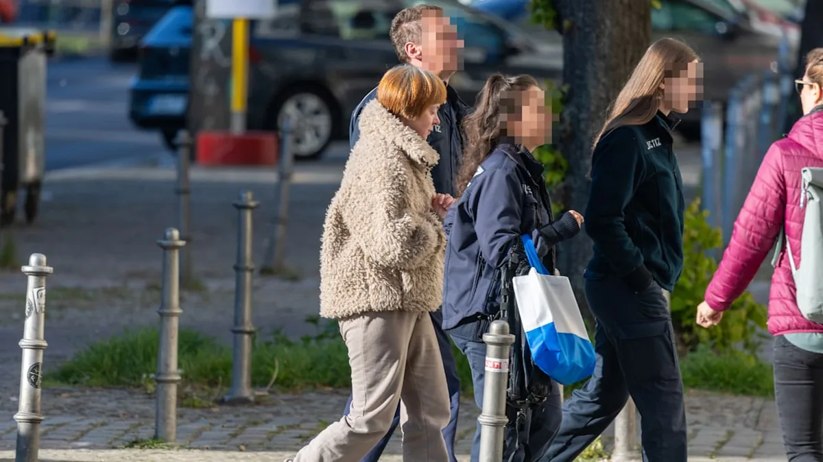 Anklage gegen Russin Ilona W. - Spionin saß direkt hinter Merz und Selenskyj