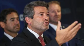 Ventura espera que Aguiar-Branco não queira transformar-se num "bloqueio à transparência"