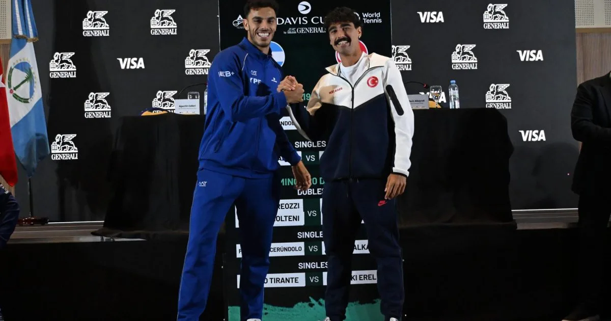 Francisco Cerúndolo ya juega el primer punto de la serie de Copa Davis contra Turquía en el Ruca Che