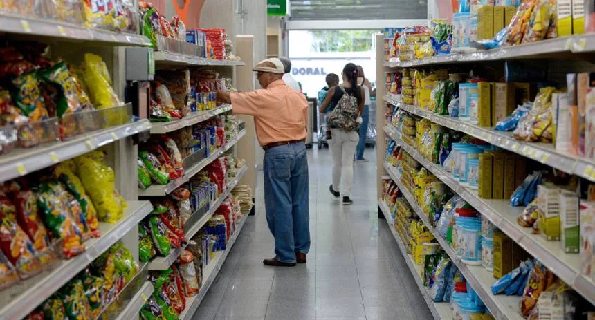 Golpe al bolsillo: La impactante cifra que necesitó una familia para gastos de alimentos en julio, según Cendas