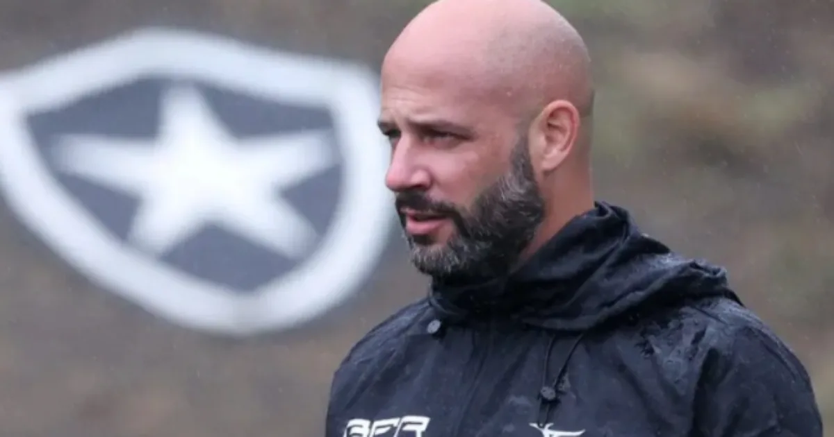 Franclim Carvalho receberá bolada em caso de demissão no Botafogo