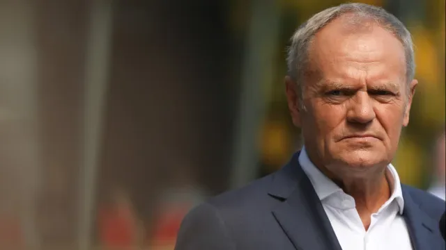 Tusk aponta "ato de sabotagem" no fogo em fábrica de drones na Polónia