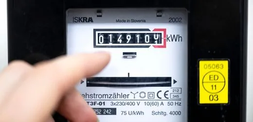 Energiepreise: Netzentgelte für Strom und Gas steigen 2027 bundesweit leicht