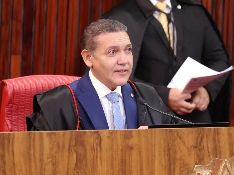 TSE mantém pena de vereador que pôs cotovelo entre pernas de colega