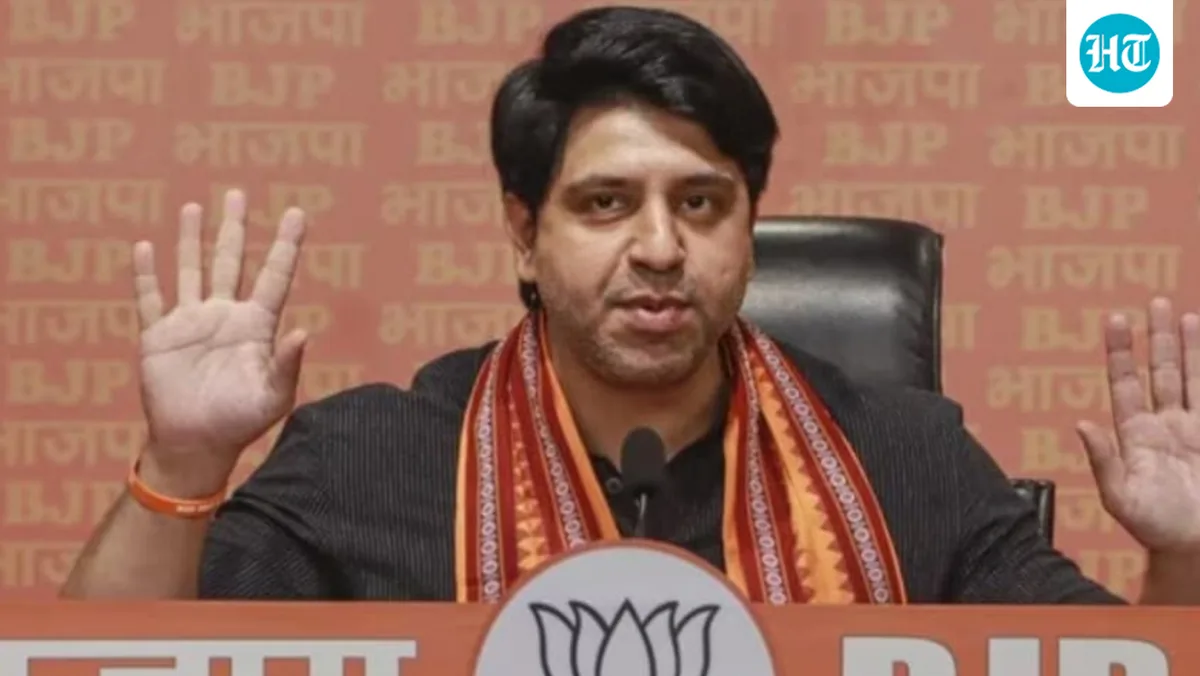 Shehzad Poonawalla calls CJP 'bunch of fraudiyaas' over Abhijeet Dipke's best CM picks