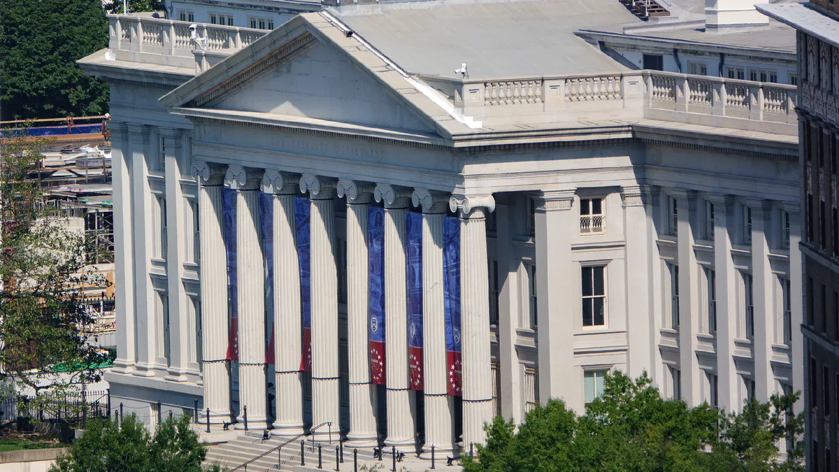 US national debt tops $40 trillion: What are the risks?