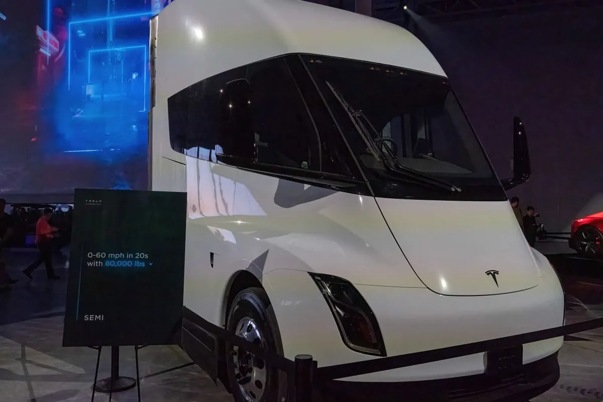 Tesla could transform the trucking business — and capitalize on high diesel prices