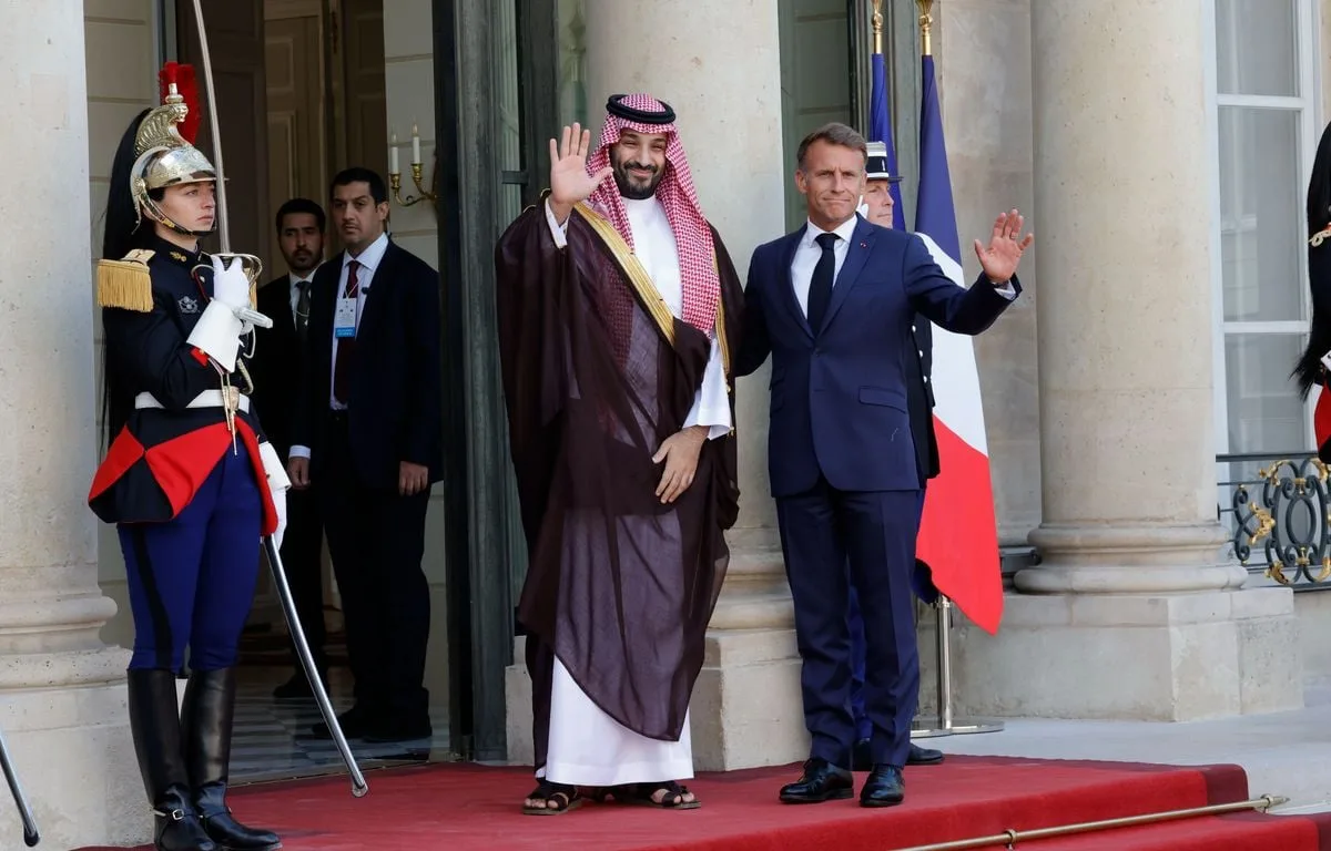 Attention à cette fausse vidéo de la rencontre entre Emmanuel Macron et Mohammed ben Salmane à Paris