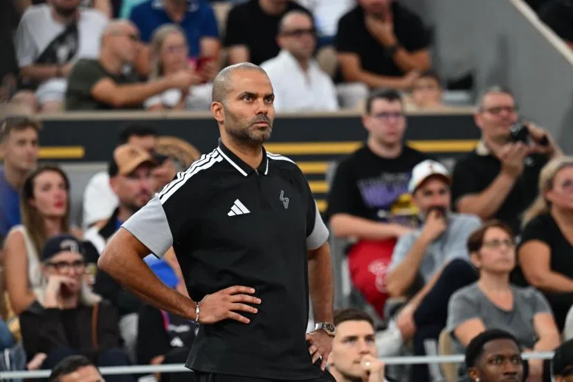 Pour ses débuts avec l'Asvel, Tony Parker battu par Roanne, entraîné par son frère T. J., en demi-finales de la Supercoupe