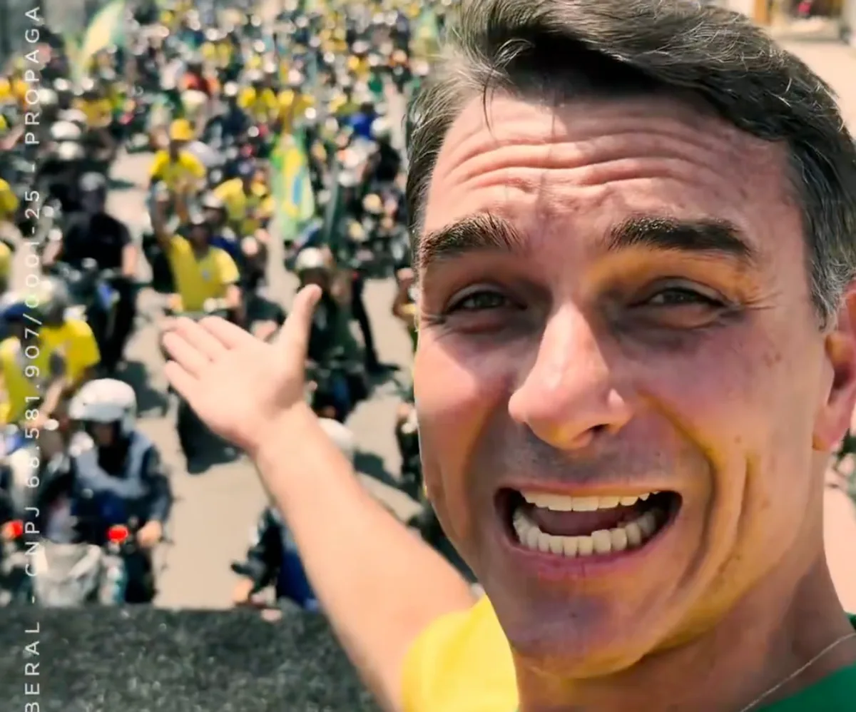 Flávio volta a prometer posse ao lado de Jair Bolsonaro