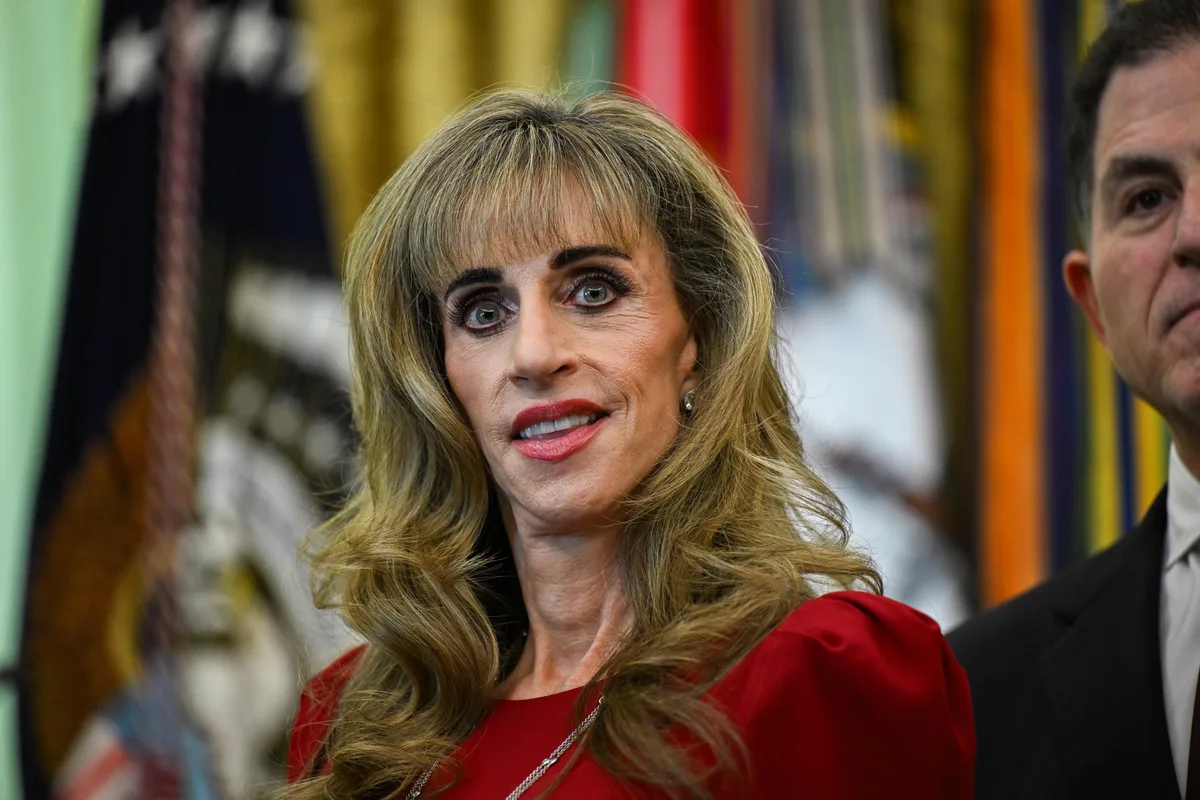 Del bótox a ‘reptiliana’: La imagen de Susan Dell con Trump que volvió loco a internet
