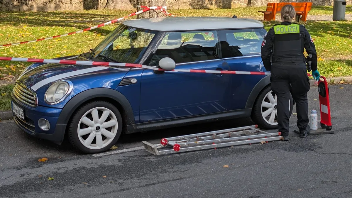 Toter Mann im Harz entdeckt - Verrät der blaue Mini einen Mörder?