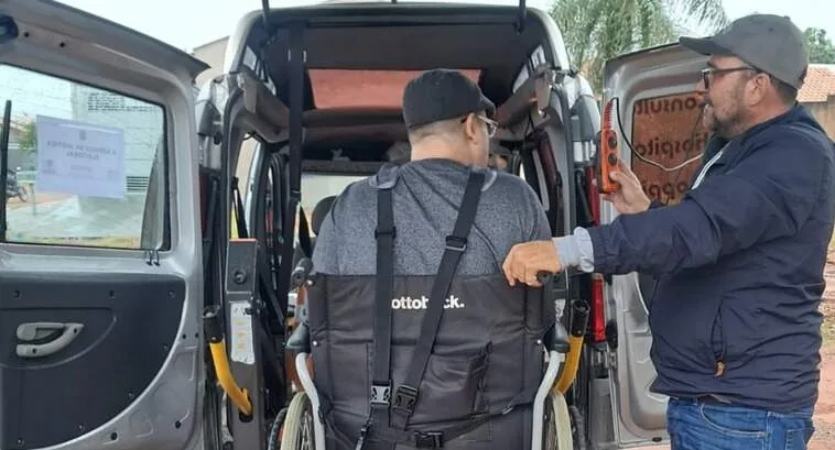 Eleitor com deficiência pode pedir transporte gratuito para votar no 2º turno