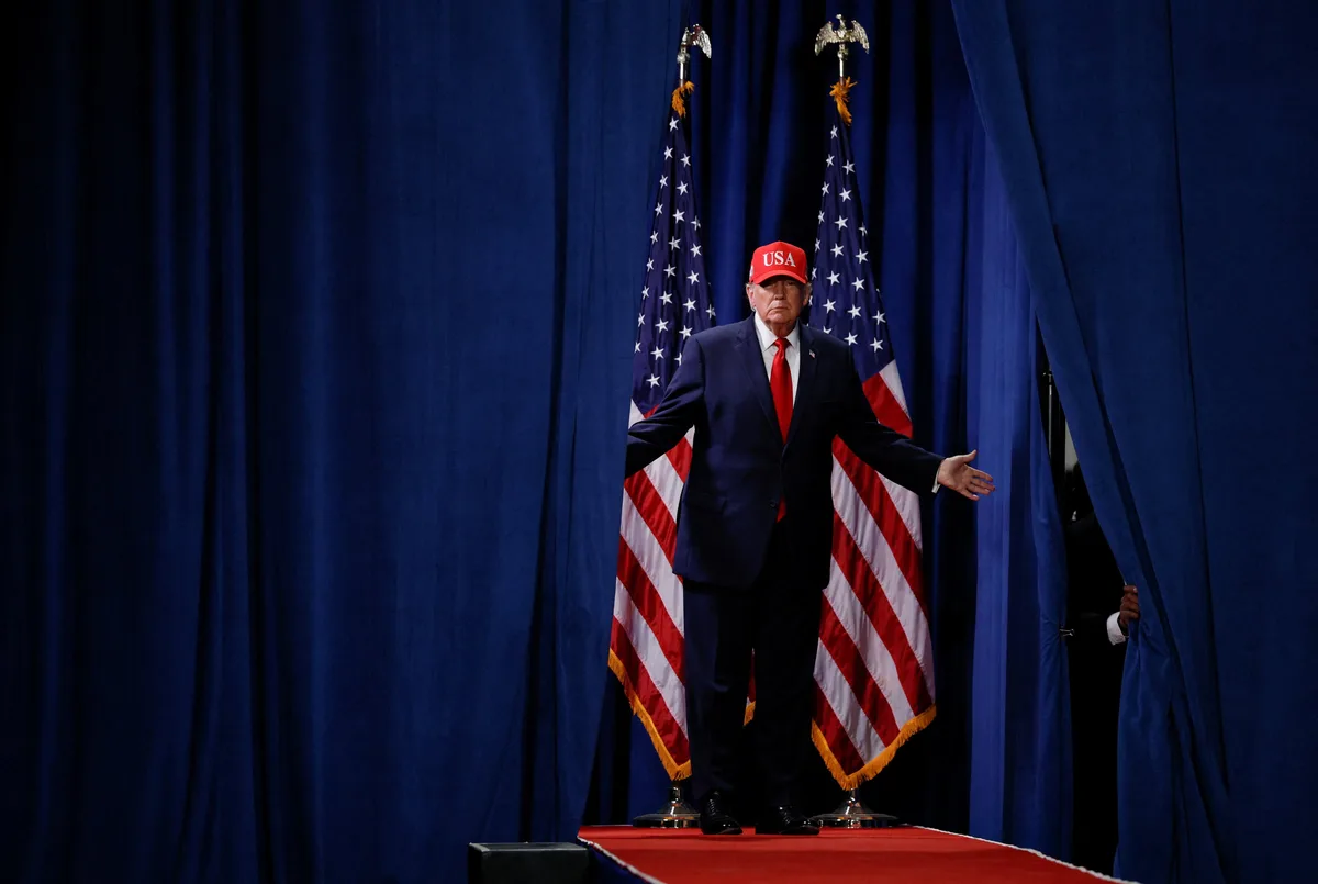 Un Trump desaforado emprende una huida hacia delante para salvar las ‘midterms’