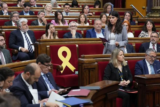Junts vuelve a exigir el cese de Niubó por la crisis educativa: "Es incomprensible que Illa premie la incompetencia"