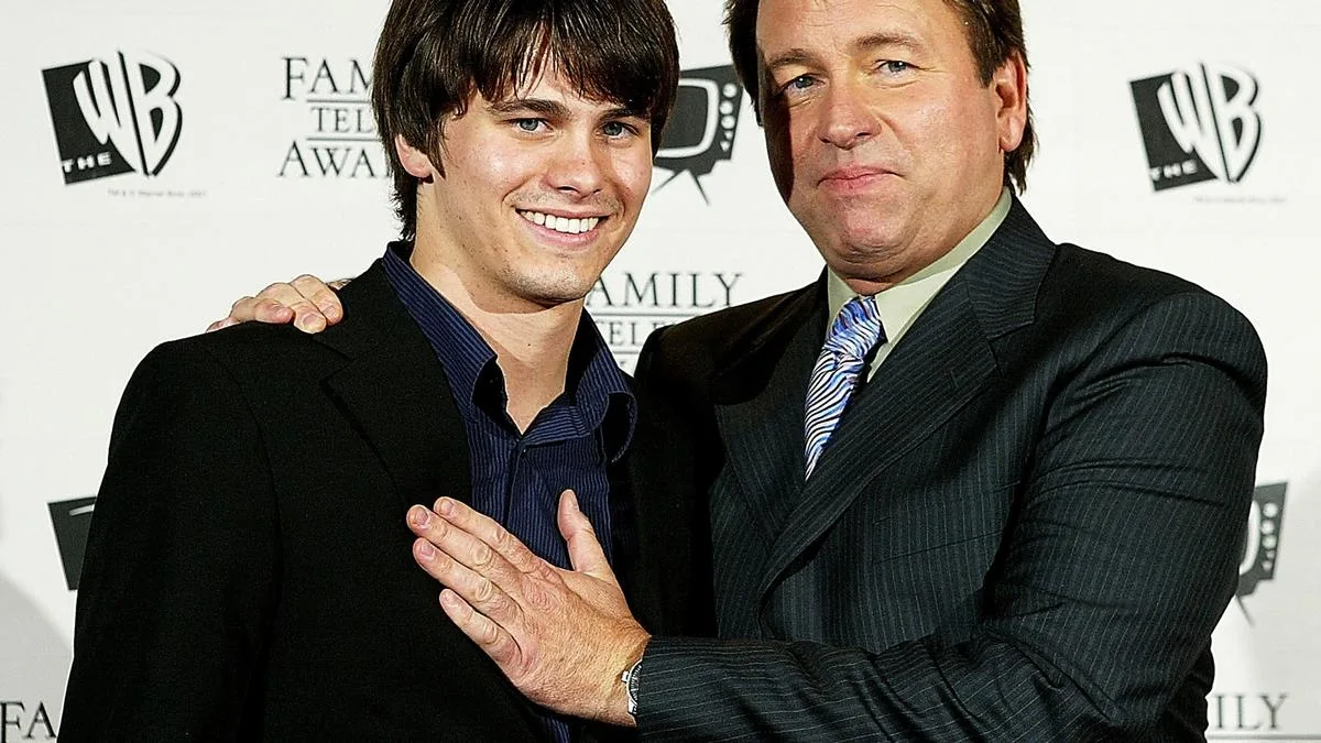 Jason Ritter overwhelmed by 'insecurities' when compared to dad John Ritter