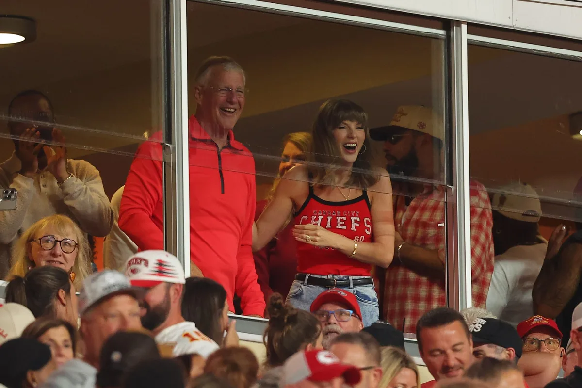 Taylor Swift Celebrates Travis Kelce’s First Touchdown of the Season: ‘That’s My Husband!’