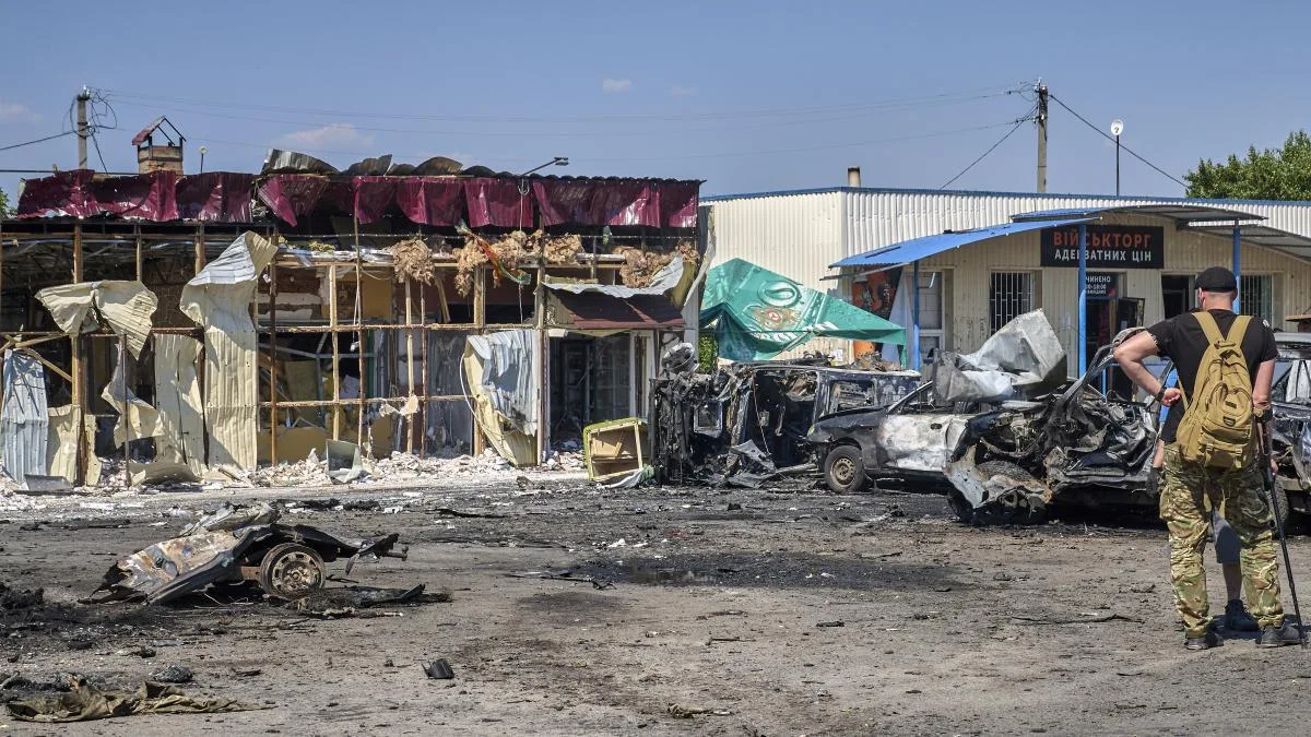 Al menos 27 muertos y 42 heridos en ataque ruso a almacén con munición cerca de Kyiv