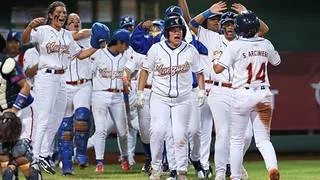 Venezuela deja en el terreno a China Taipei con una increíble jugada en el Mundial de Beisbol Femenino