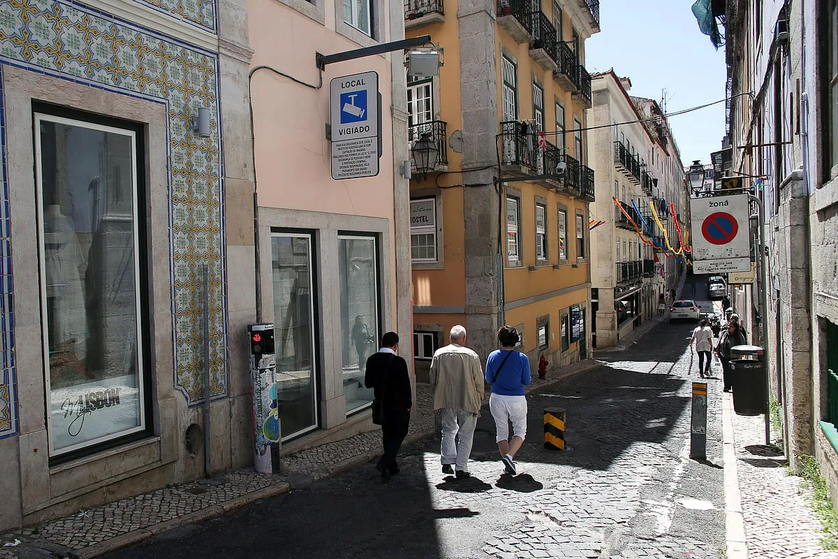 Prisão preventiva para três suspeitos de tiroteio que feriu turista sueca na Baixa de Lisboa