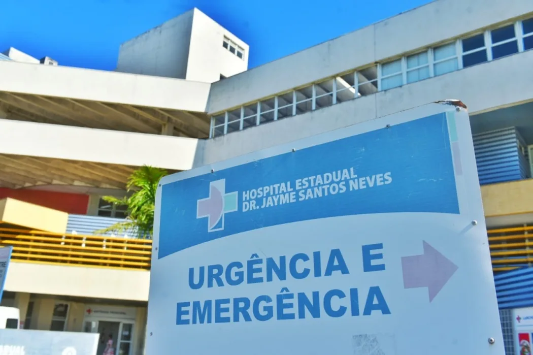 Mulher tenta queimar lixo com gasolina e tem queimaduras de 2º grau em Pancas