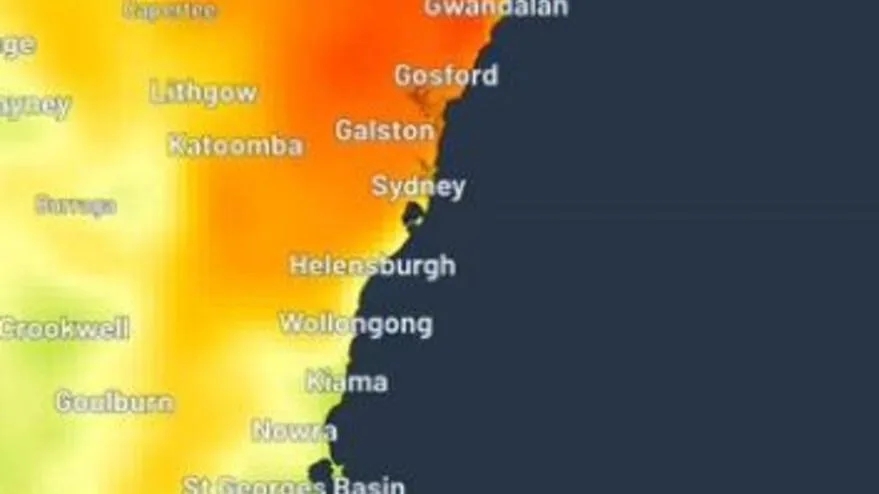 Sydney temperatures drop 10C within 30 minutes after unseasonal spring heatwave reaches the mid 30s