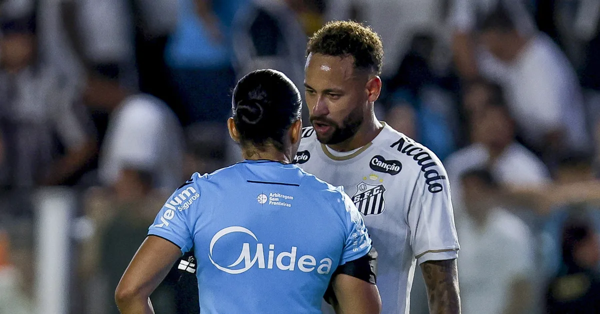 Leitura labial revela como Neymar perdeu paciência com árbitra em jogo