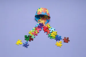 Servidora tem direito a horário especial para cuidar de filho com autismo