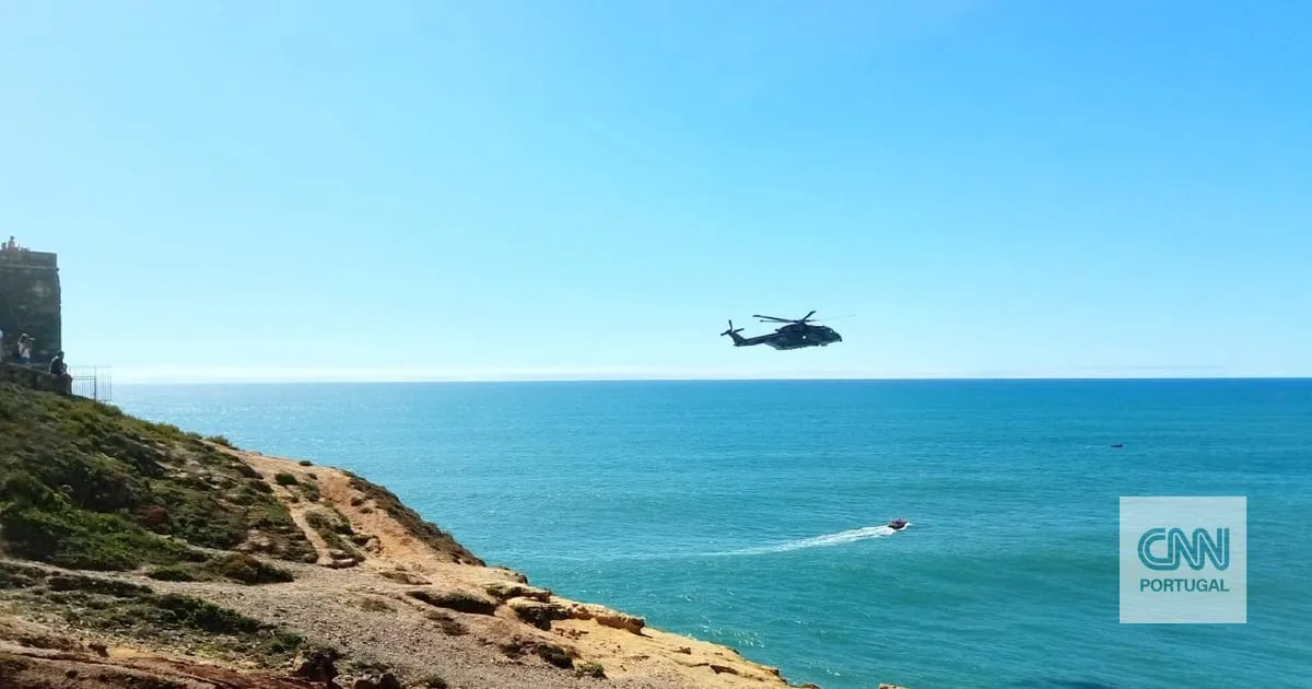 Corpo de mulher resgatado do mar na Nazaré