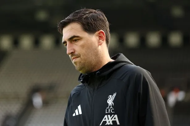 Andoni Iraola gives Liverpool injury update as star withdrawn early vs Tottenham