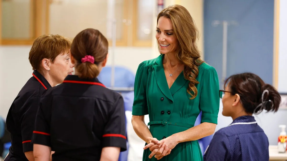 Kate visits hospital where she was treated for cancer