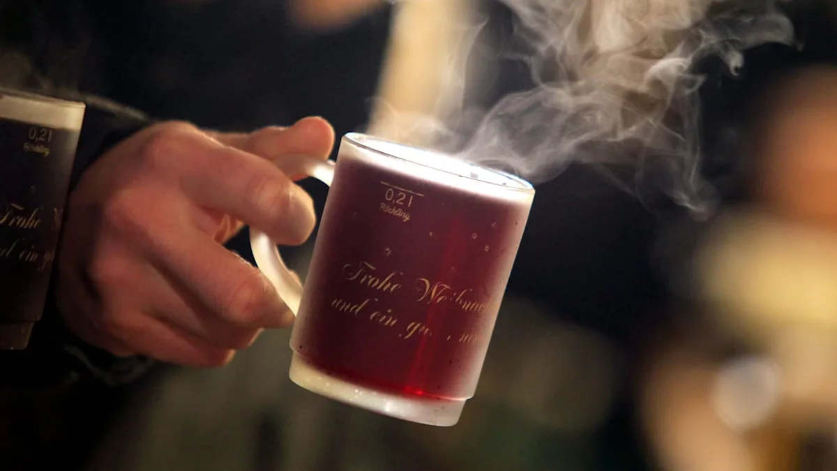 Für besinnliche Weihnachtszeit - Stadt legt Mindestpreis für Glühwein fest