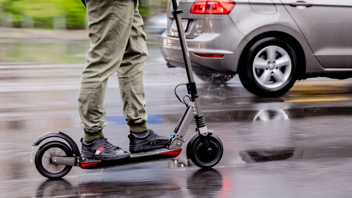 Zu schnell unterwegs: Fast zeitgleich: Zwei E-Scooter-Unfälle mit Schwerverletzten