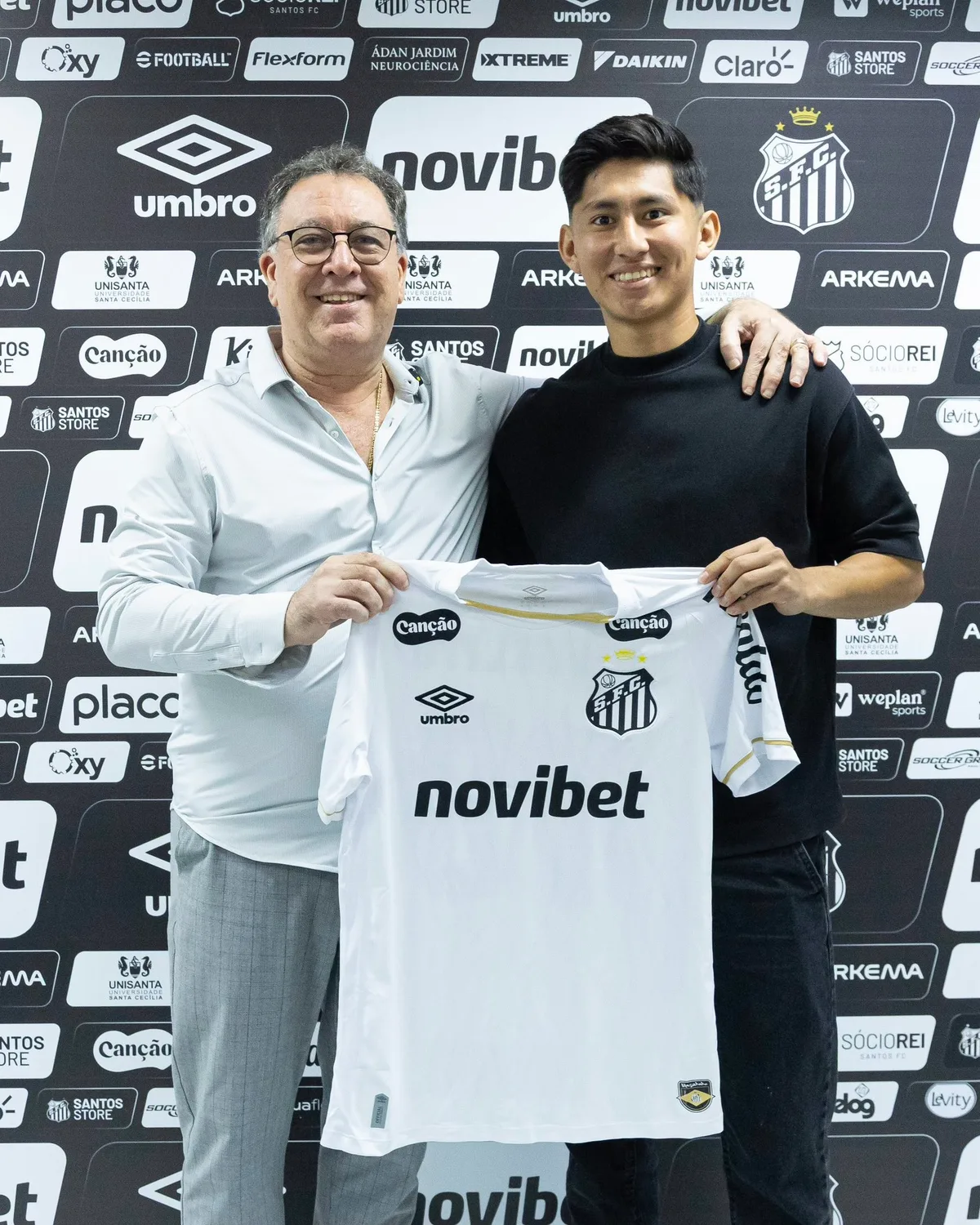 Santos anuncia a renovação de contrato de Miguelito