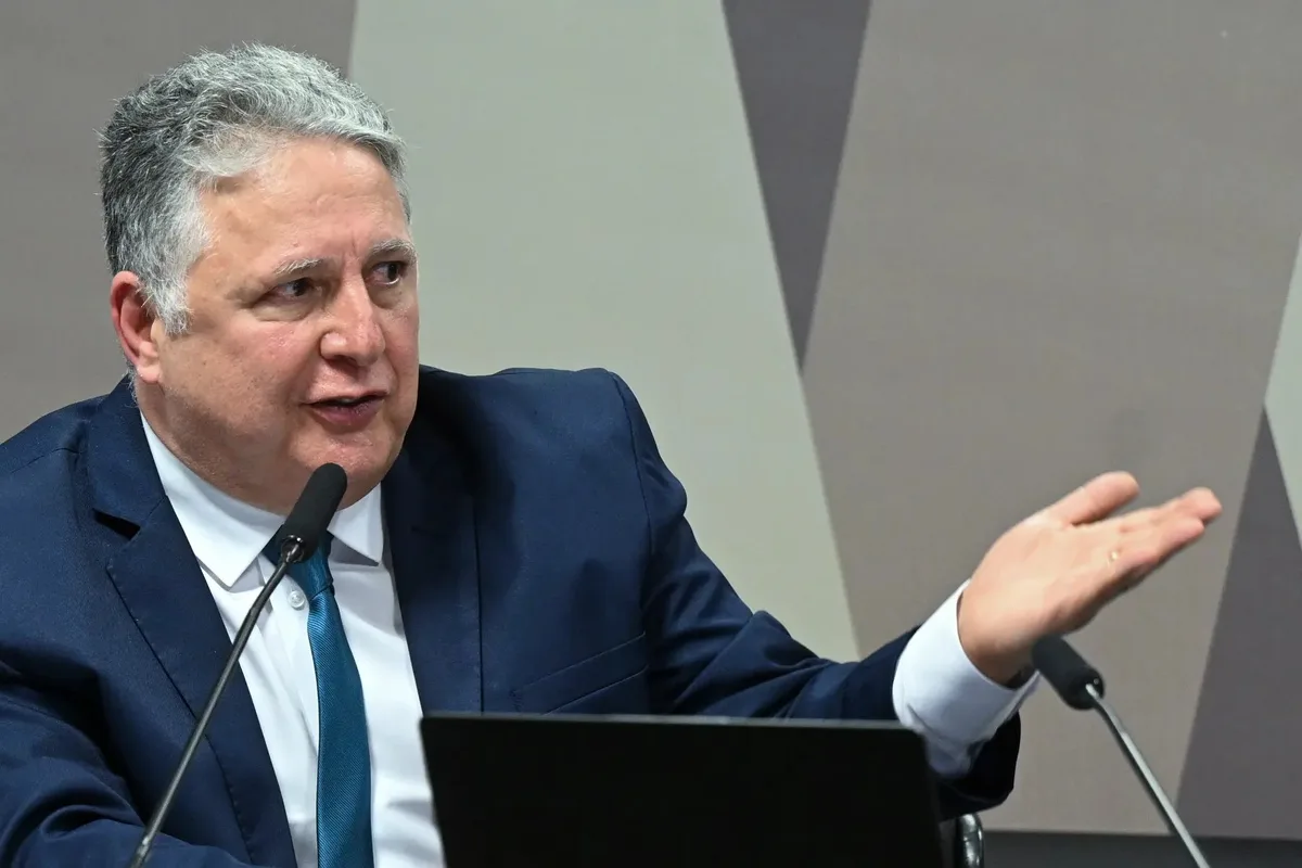 TRE proíbe Garotinho de usar fundo eleitoral, ter tempo de propaganda e ir a debates