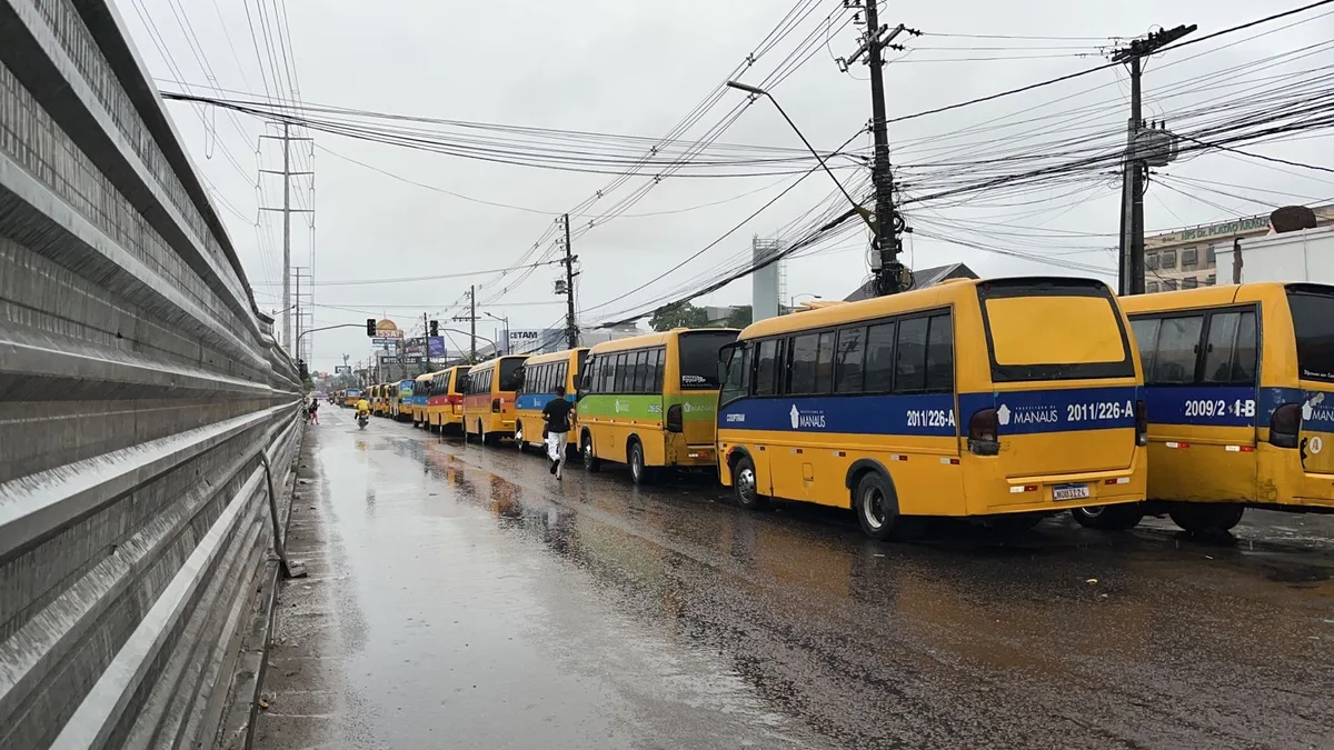 Lei que autoriza subsídio de até R$ 3 milhões por mês para 'amarelinhos' e transporte executivo é sancionada em Manaus